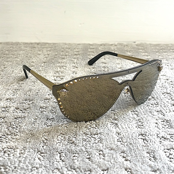 😎NIB Versace sunglasses - Picture 8 of 13